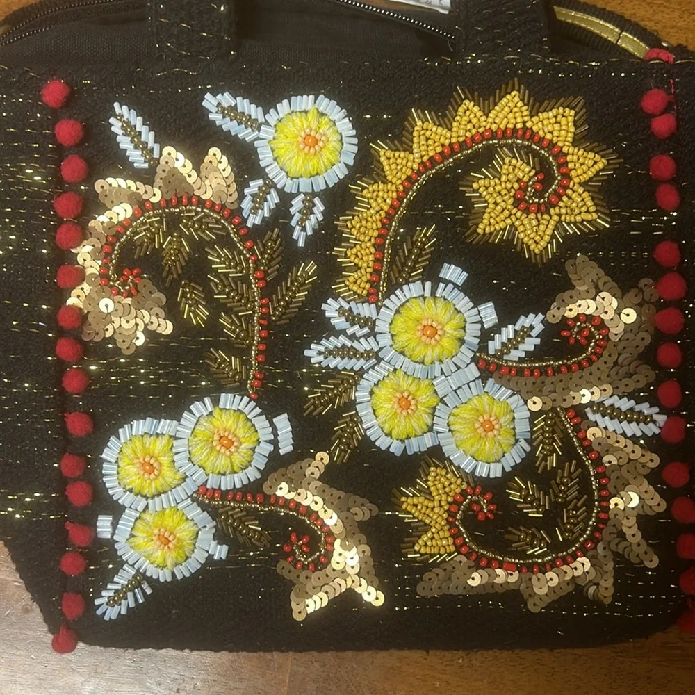 Sold America and Beyond bag. NWT. - Picture 7 of 7